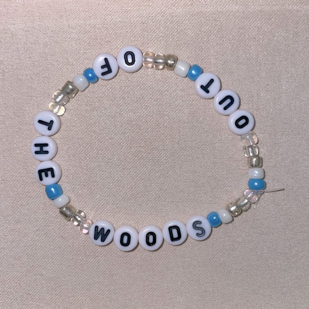 Taylor Swift | Out of the Woods | Homemade Friendship Bracelet